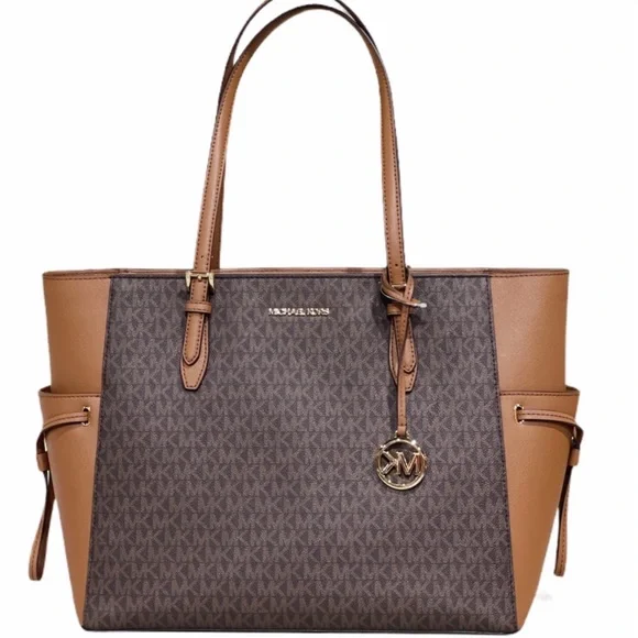 Michael Kors Gilly Large Jet Set Travel Drawstring Tote Brown MK Signature - Picture 2 of 6